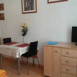 5 Apartahotel
